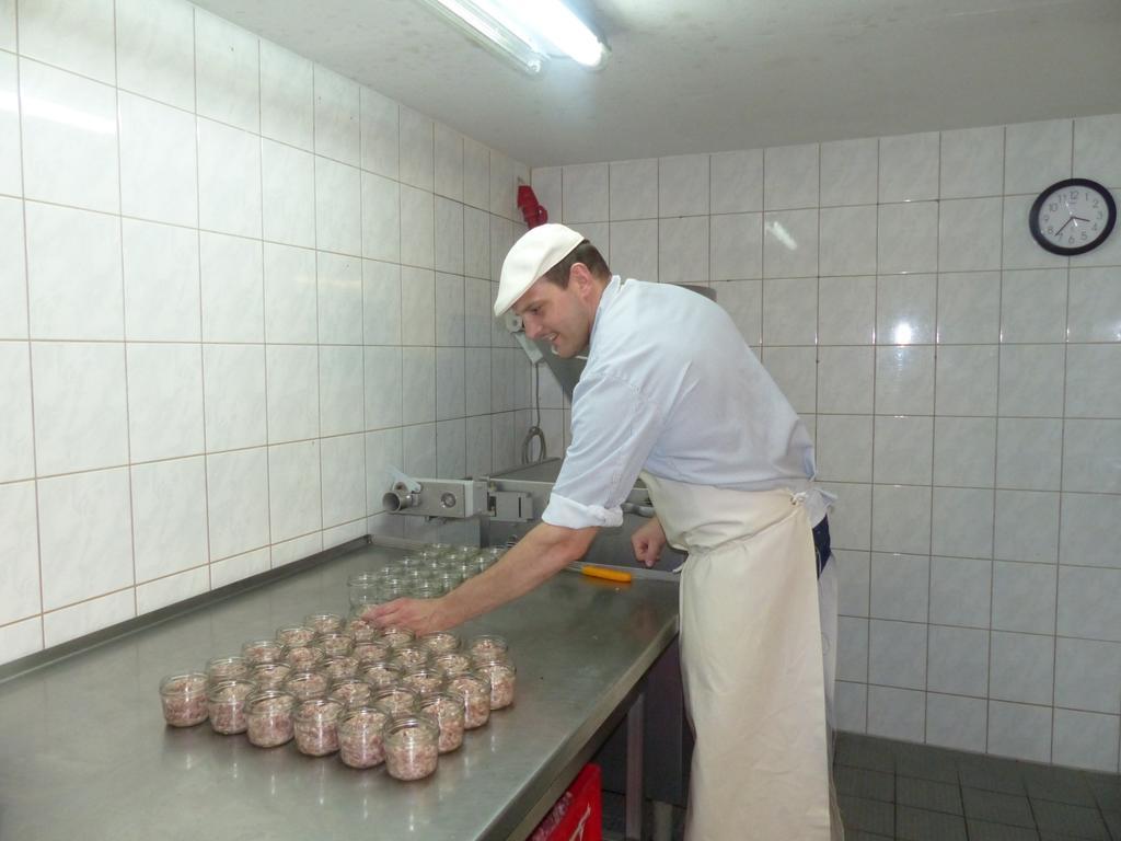 Hotel Friedchen Mit Eigener Fleischerei Artern エクステリア 写真