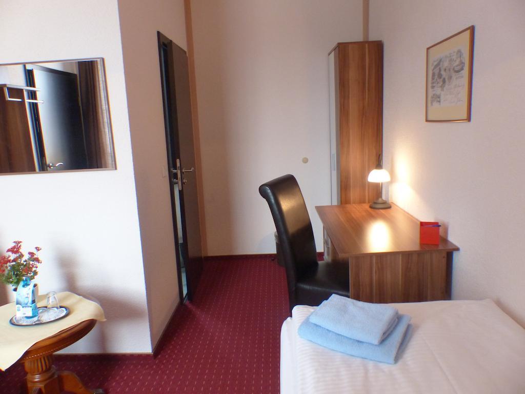 Hotel Friedchen Mit Eigener Fleischerei Artern 部屋 写真