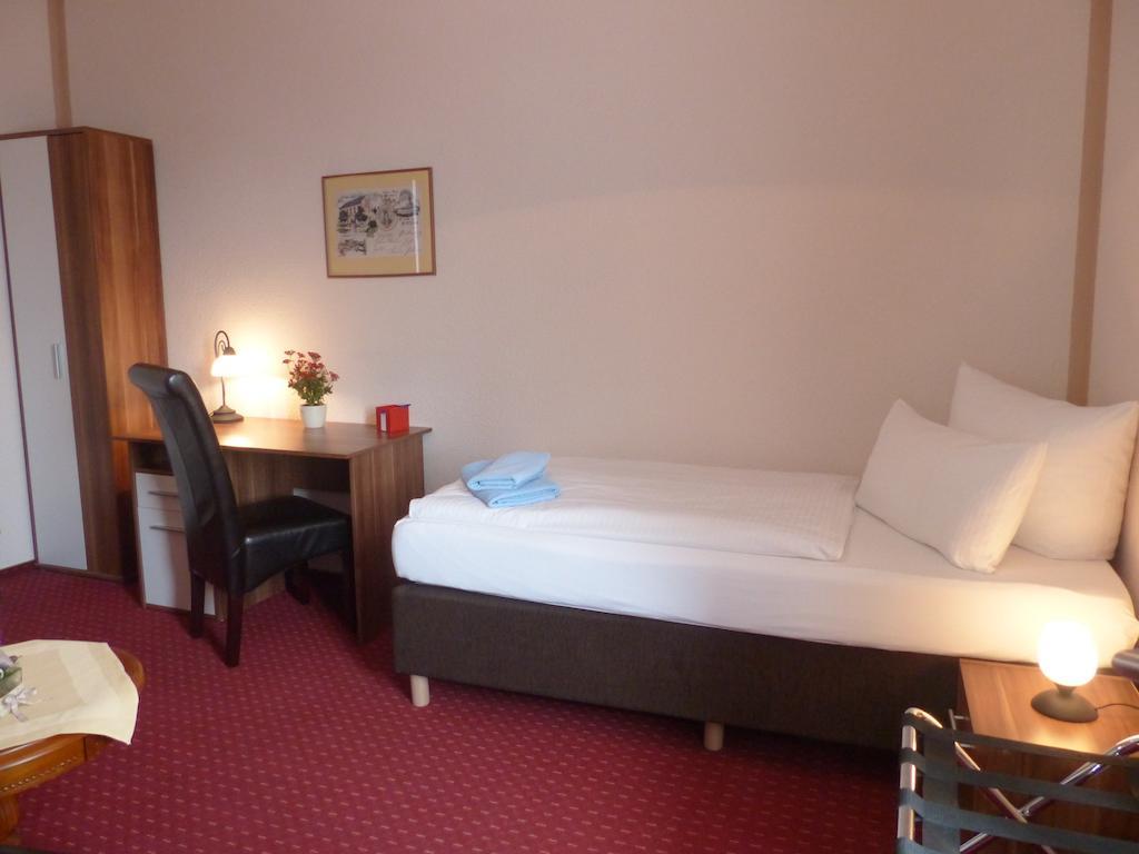 Hotel Friedchen Mit Eigener Fleischerei Artern 部屋 写真