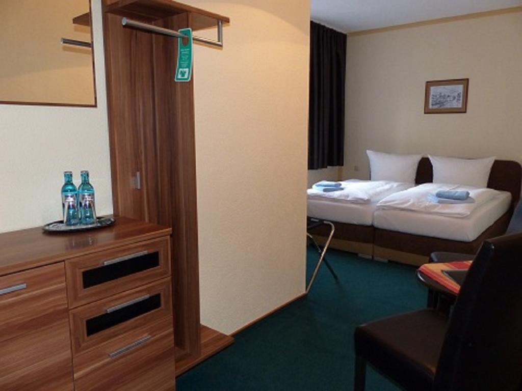 Hotel Friedchen Mit Eigener Fleischerei Artern エクステリア 写真