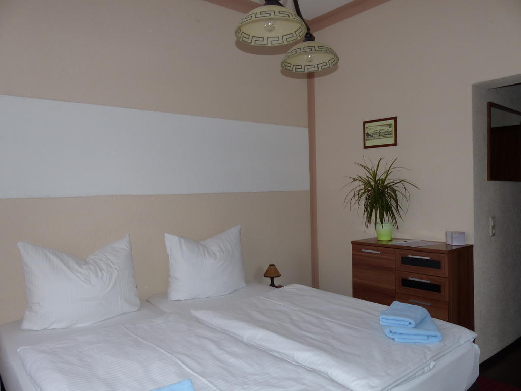 Hotel Friedchen Mit Eigener Fleischerei Artern エクステリア 写真