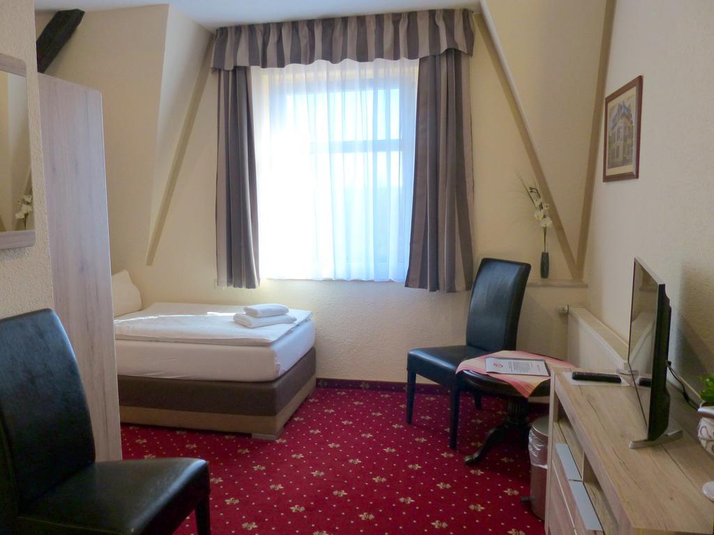 Hotel Friedchen Mit Eigener Fleischerei Artern エクステリア 写真