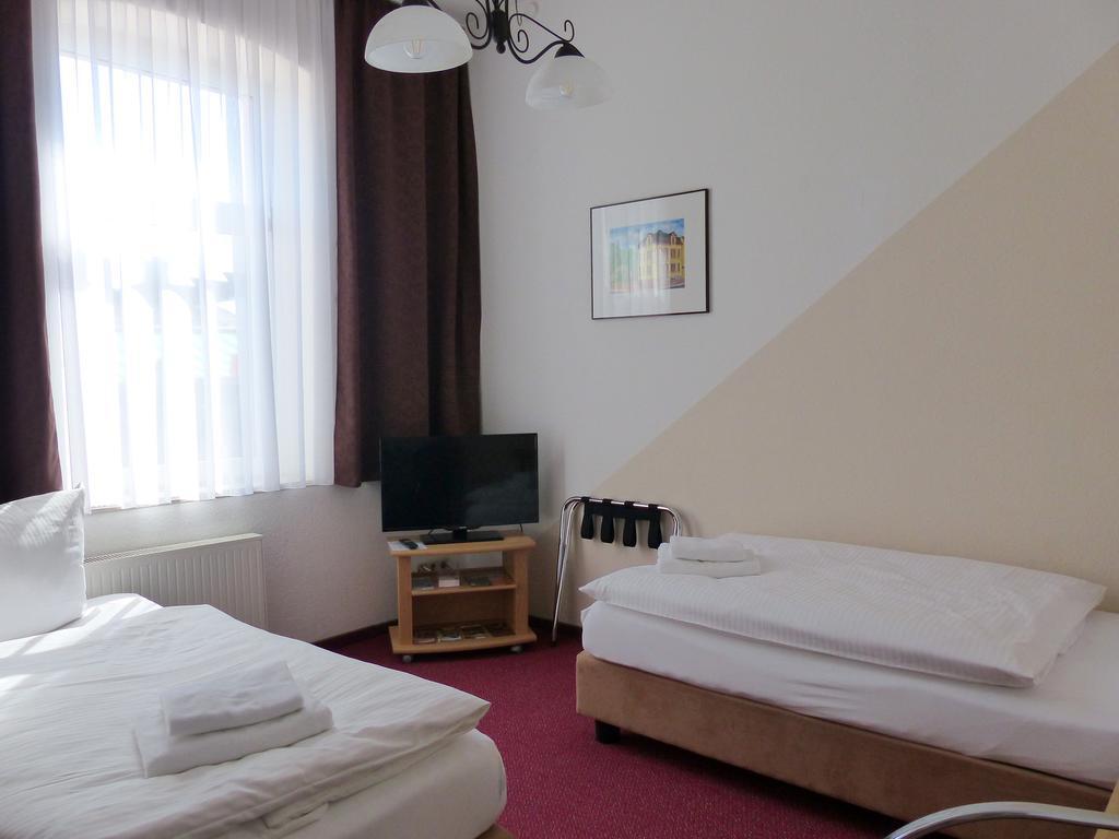Hotel Friedchen Mit Eigener Fleischerei Artern エクステリア 写真