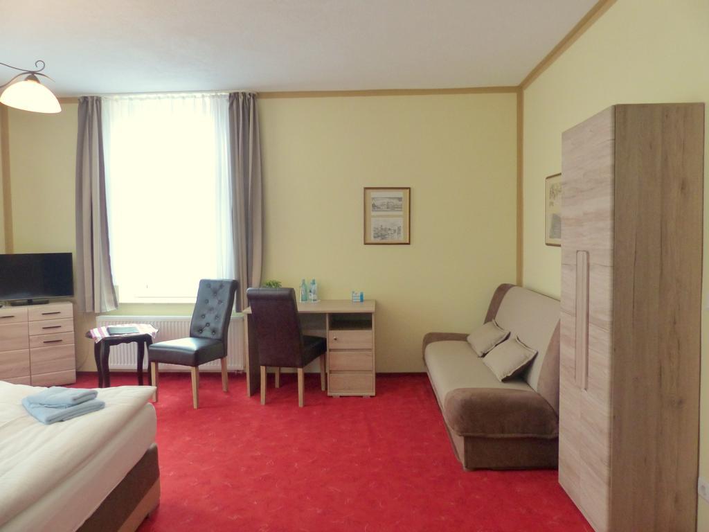 Hotel Friedchen Mit Eigener Fleischerei Artern エクステリア 写真