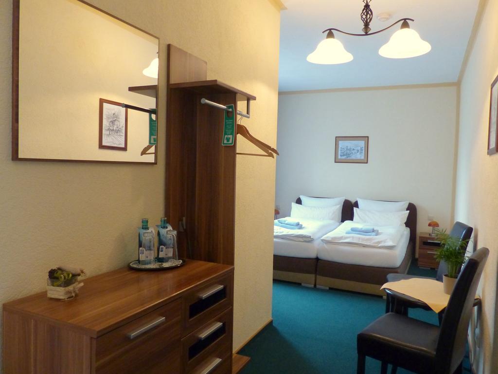 Hotel Friedchen Mit Eigener Fleischerei Artern エクステリア 写真